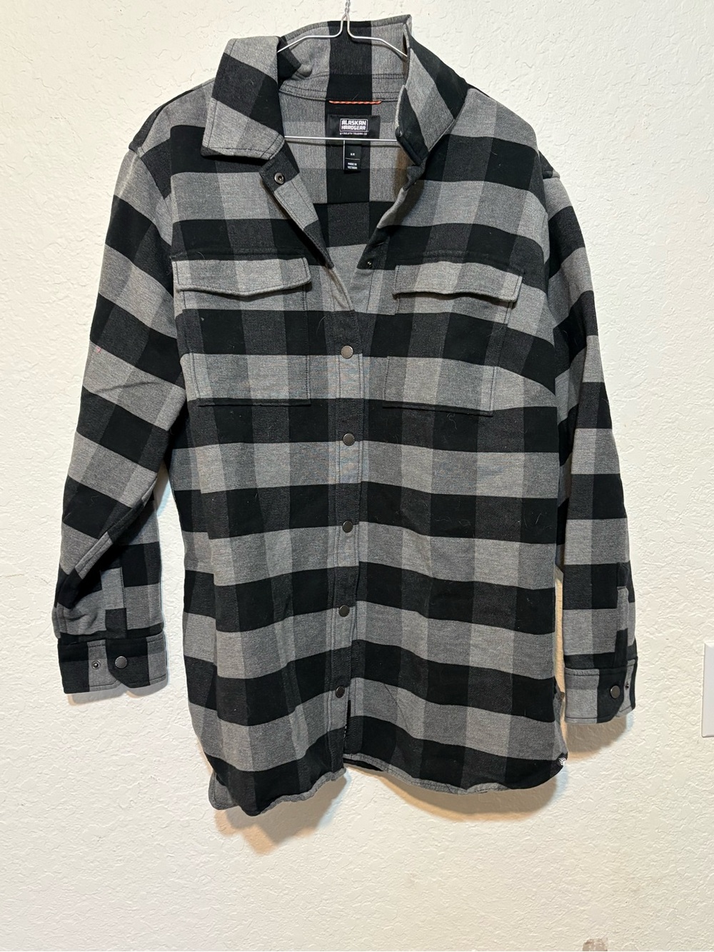Duluth Trading Co Alaskan Hardgear Black & Gray Buffalo Plaid Crosshaul jac